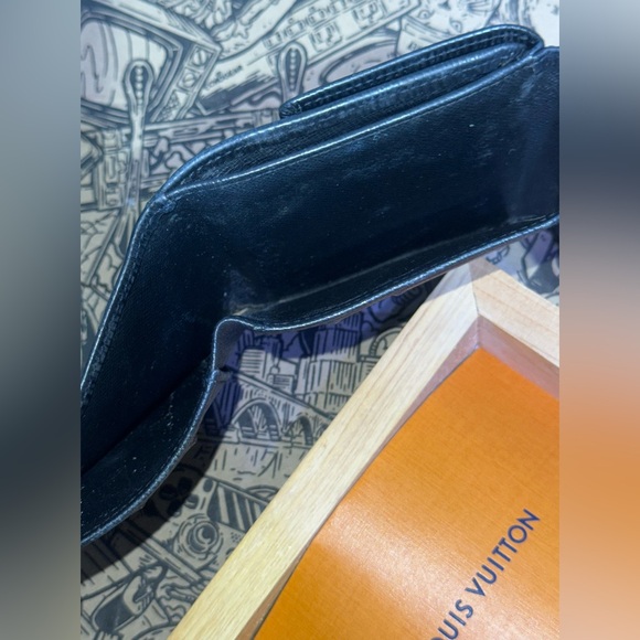 LOUIS VUITTON EPI WALLET - Picture 10 of 14